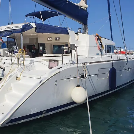 Πλωτό κατάλυμα Otto Mezzo *